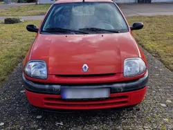 Rot Gebraucht 1999 Renault Clio II Kleinwagen | 1.400 €