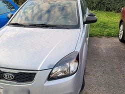 Silber Gebraucht 2010 Kia Rio Kleinwagen | 2.800 € (Fairer Preis)
