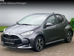 Marlingrau Gebraucht 2025 Toyota Yaris Hybrid Limousine | 27.480 € (Fairer Preis)
