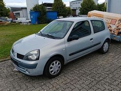 Grau Gebraucht 2003 Renault Clio II Kleinwagen | 990 €