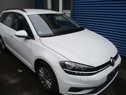 Pure white Gebraucht 2019 VW Golf VII Trendline Kombi | 11.750 € (Guter Preis)