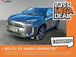 Grau Gebraucht 2022 Toyota Yaris Cross Team SUV | 21.980 € (Fairer Preis)