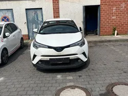 Weiß Gebraucht 2019 Toyota C-HR Multidrive S SUV | 14.600 € (Fairer Preis)
