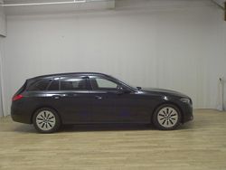 Schwarz unilack Gebraucht 2023 Mercedes C200 Kombi | 22.372 € (Superpreis)