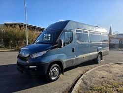 Blau Gebraucht 2016 Iveco Daily Van / Kleinbus | 41.990 €