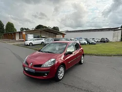 Rot Gebraucht 2009 Renault Clio III Kleinwagen | 3.599 €