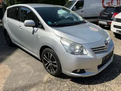 Silber Gebraucht 2012 Toyota Verso Travel Van / Kleinbus | 6.996 € (Guter Preis)