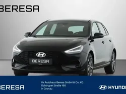 Abyss black / mic Gebraucht 2024 Hyundai i30 Advantage Limousine | 24.990 € (Teuer)