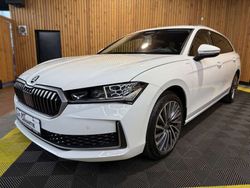 Purity weiss Gebraucht 2024 Skoda Superb LAURIN & KLEMENT Kombi | 35.750 € (Fairer Preis)