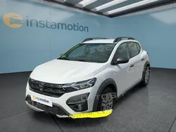 Weiß Gebraucht 2021 Dacia Sandero Stepway Kleinwagen | 13.449 € (Fairer Preis)