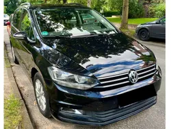 Schwarz Gebraucht 2016 VW Touran Comfortline Van / Kleinbus | 16.200 € (Fairer Preis)