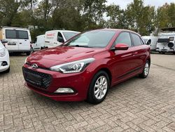 Rot Gebraucht 2017 Hyundai i20 Passion Kleinwagen | 6.999 € (Fairer Preis)