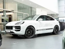 Carraraweißmetallic Gebraucht 2024 Porsche Cayenne SUV | 124.880 € (Fairer Preis)
