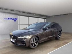 Platinum grey / metallic Gebraucht 2025 Volvo V60 Plus Kombi | 40.390 € (Etwas zu teuer)