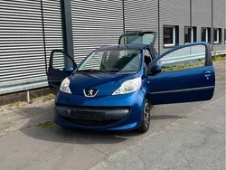 Blau Gebraucht 2006 Peugeot 107 Kleinwagen | 1.800 € (Fairer Preis)