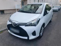 Weiß Gebraucht 2015 Toyota Yaris Limousine | 6.650 € (Superpreis)