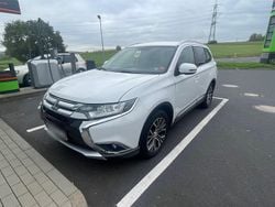Grau Gebraucht 2015 Mitsubishi Outlander Diamant Edition SUV | 10.600 € (Fairer Preis)