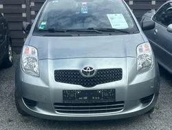 Silber Gebraucht 2007 Toyota Yaris Cool Limousine | 3.200 € (Fairer Preis)