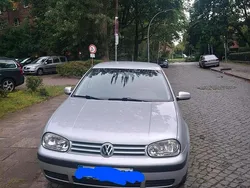 Grau Gebraucht 2002 VW Golf IV Kleinwagen | 700 € (Guter Preis)