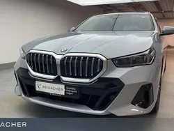 Brooklyn grau metallic Gebraucht 2024 BMW 520 Comfort Edition Kombi | 52.999 € (Fairer Preis)