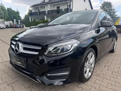 Schwarz Gebraucht 2017 Mercedes B180 Van / Kleinbus | 13.300 € (Fairer Preis)