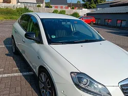 Weiß Gebraucht 2011 Lancia Delta Gold Limousine | 5.799 € (Teuer)