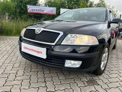 Schwarz Gebraucht 2008 Skoda Octavia Team Edition Kombi | 3.600 € (Fairer Preis)