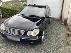 Schwarz Gebraucht 2003 Mercedes C220 Kombi | 2.800 € (Teuer)