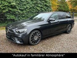 Grau Gebraucht 2022 Mercedes E400 AMG Kombi | 44.900 € (Guter Preis)