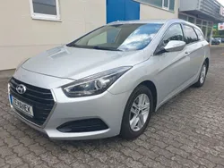 Grau Gebraucht 2016 Hyundai i40 Trend Kombi | 11.990 € (Fairer Preis)