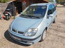 Silber Gebraucht 2001 Renault Scénic Dynamique Van / Kleinbus | 1.470 € (Fairer Preis)