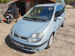 Silber Gebraucht 2001 Renault Scénic Dynamique Van / Kleinbus | 1.670 € (Fairer Preis)