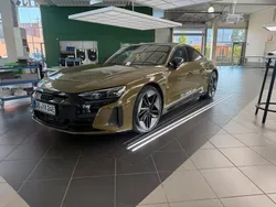 Grün Gebraucht 2021 Audi e-tron GT quattro Limousine | 71.999 € (Guter Preis)