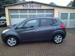 Dark gun metal Gebraucht 2014 Kia Venga FIFA World Cup Edition Kleinwagen | 6.490 € (Fairer Preis)