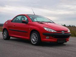 Rot Gebraucht 2002 Peugeot 206 CC Cabrio | 1.490 € (Etwas zu teuer)