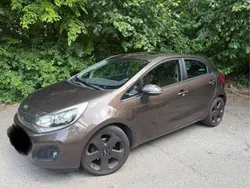 Braun Gebraucht 2014 Kia Rio Platinum Edition Kleinwagen | 7.600 € (Etwas zu teuer)