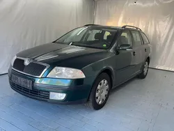 Grün Gebraucht 2007 Skoda Octavia Limousine | 999 € (Guter Preis)