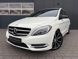 Weiß Gebraucht 2014 Mercedes B180 Sport Van / Kleinbus | 8.999 € (Guter Preis)