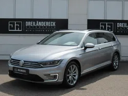 Silber Gebraucht 2017 VW Passat Highline Kombi | 23.890 €