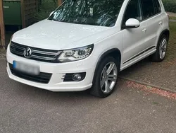 Weiß Gebraucht 2012 VW Tiguan R-line SUV | 11.500 € (Etwas zu teuer)