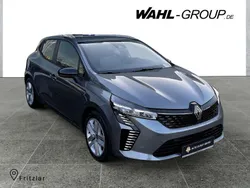 Grau Gebraucht 2024 Renault Clio V Evolution Limousine | 15.390 € (Guter Preis)