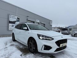 Weiß Gebraucht 2018 Ford Focus ST-Line Limousine | 12.480 € (Fairer Preis)