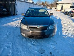 Grau Gebraucht 2013 Skoda Octavia Elegance Kombi | 2.999 € (Superpreis)