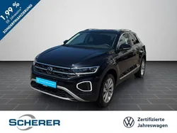 Deep black perleffekt (metallic) Gebraucht 2024 VW T-Roc Style SUV | 30.800 € (Fairer Preis)