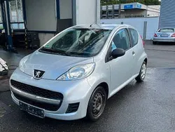 Silber Gebraucht 2009 Peugeot 107 Filou Kleinwagen | 2.250 € (Etwas zu teuer)
