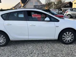 Schneeweiss/summitwhite/arctic Gebraucht 2015 Opel Astra Selection Kleinwagen | 6.470 € (Superpreis)
