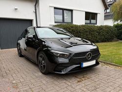 Schwarz Gebraucht 2023 Mercedes A220 AMG Limousine | 36.999 € (Fairer Preis)