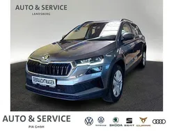 Graphitegrau metallic Gebraucht 2024 Skoda Karoq Selection SUV | 32.390 € (Fairer Preis)