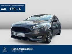 Grau Gebraucht 2018 Ford Focus ST-Line Limousine | 13.250 € (Guter Preis)