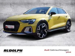 Pythongelb metallic Gebraucht 2024 Audi A3 Advanced Limousine | 38.730 €